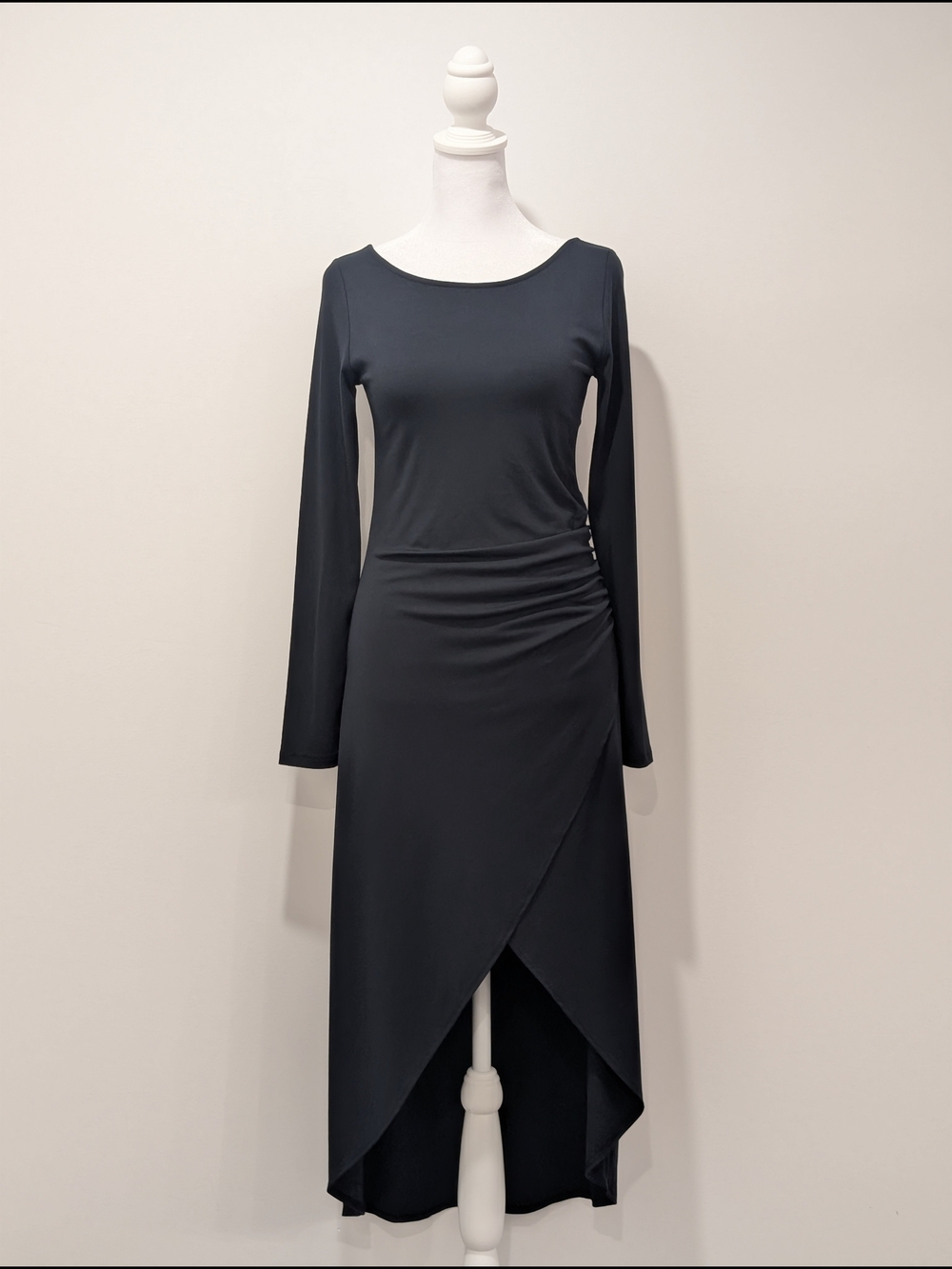 Aritzia Wilfred Estela Long-Sleeved Faux-Wrap Midi Dress - Black